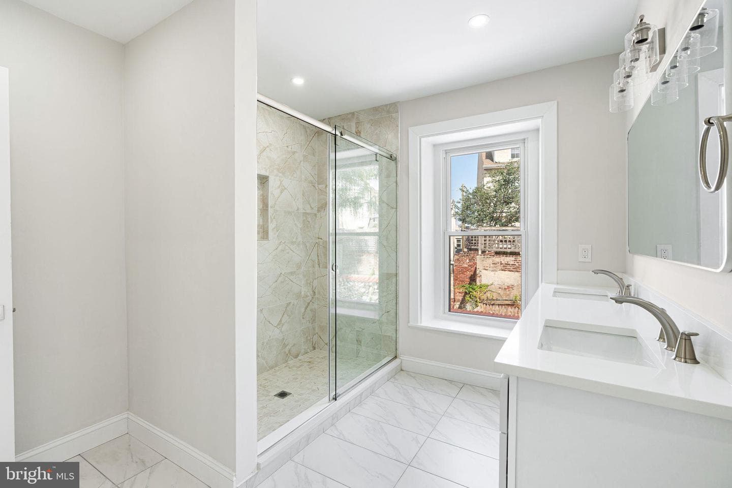 104 Seville Street photo 15