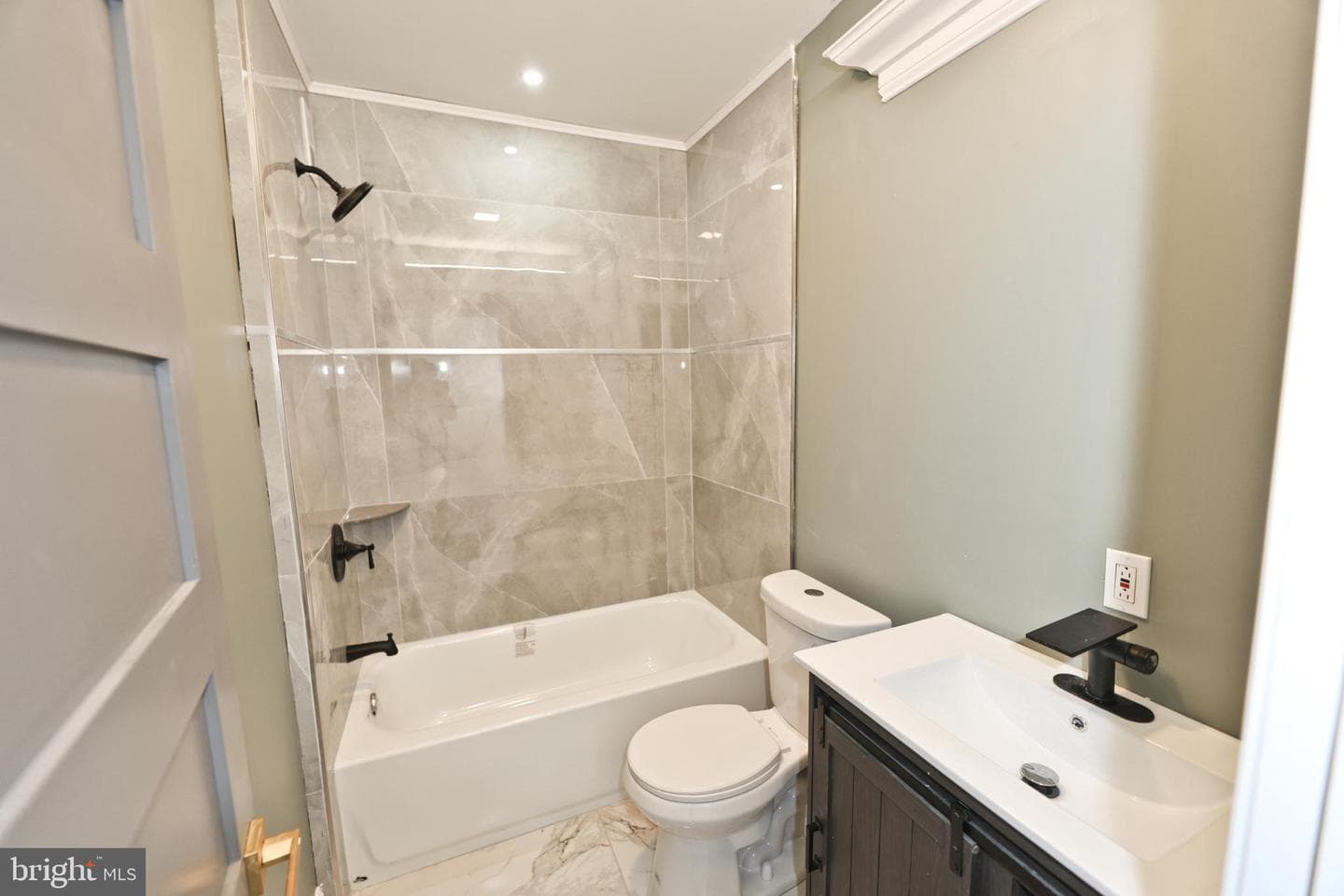 5836 Pemberton Street photo 23