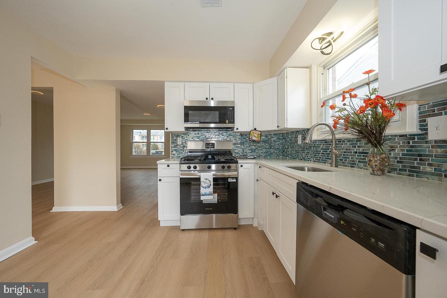 8212 Chelwynde Avenue photo 20