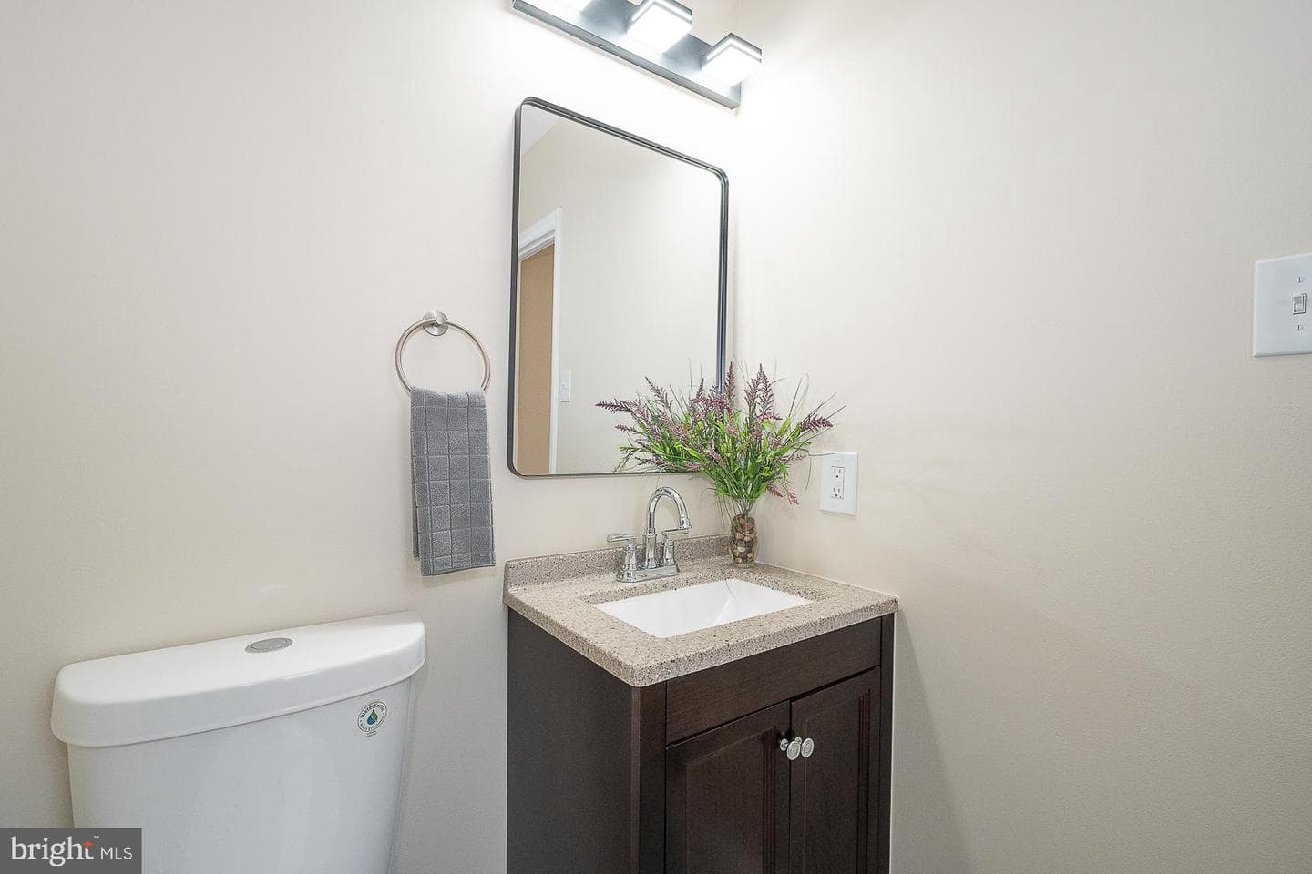 8212 Chelwynde Avenue photo 37