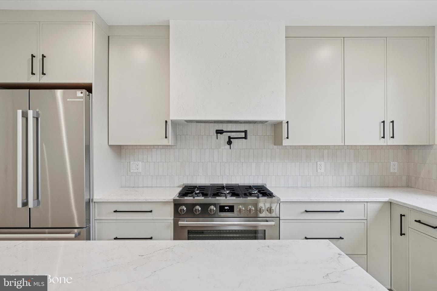 610 Brenna Walk photo 17