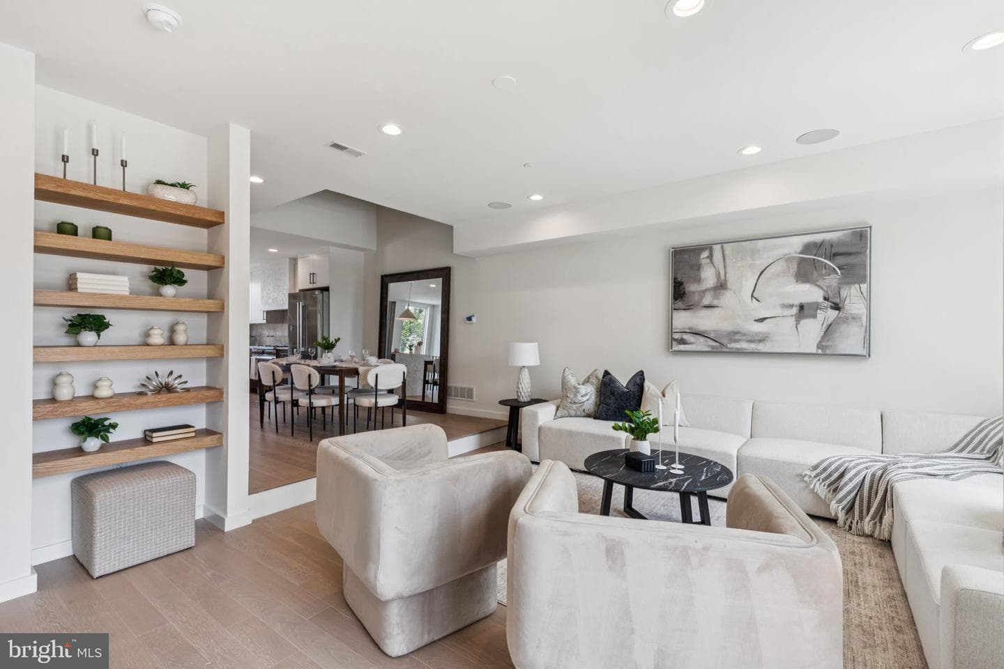 610 Brenna Walk photo 27
