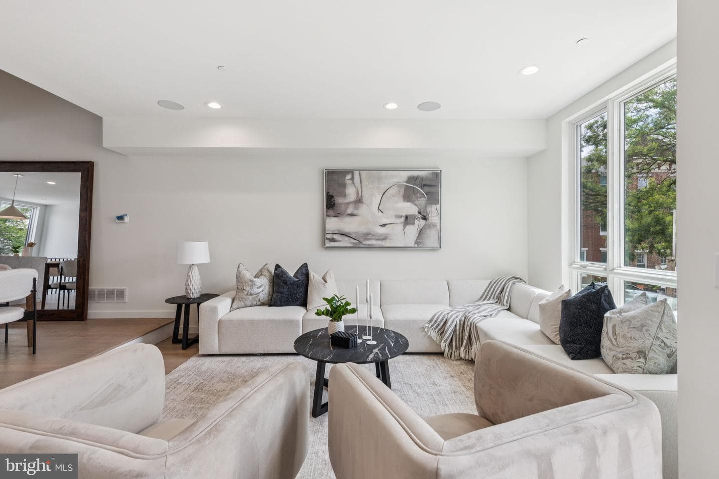 610 Brenna Walk photo 29