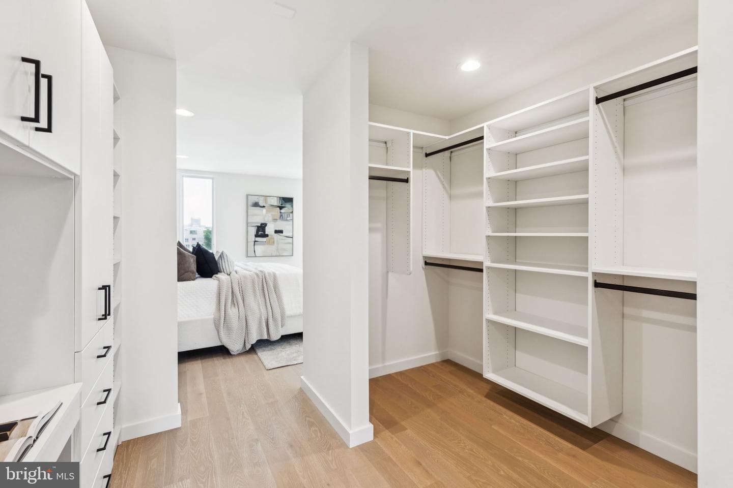610 Brenna Walk photo 31