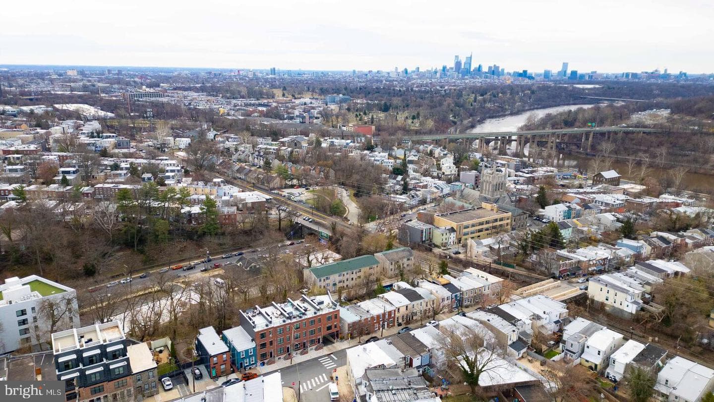 3600 Calumet Street photo 45