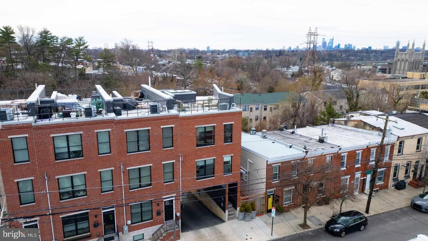 3600 Calumet Street photo 46