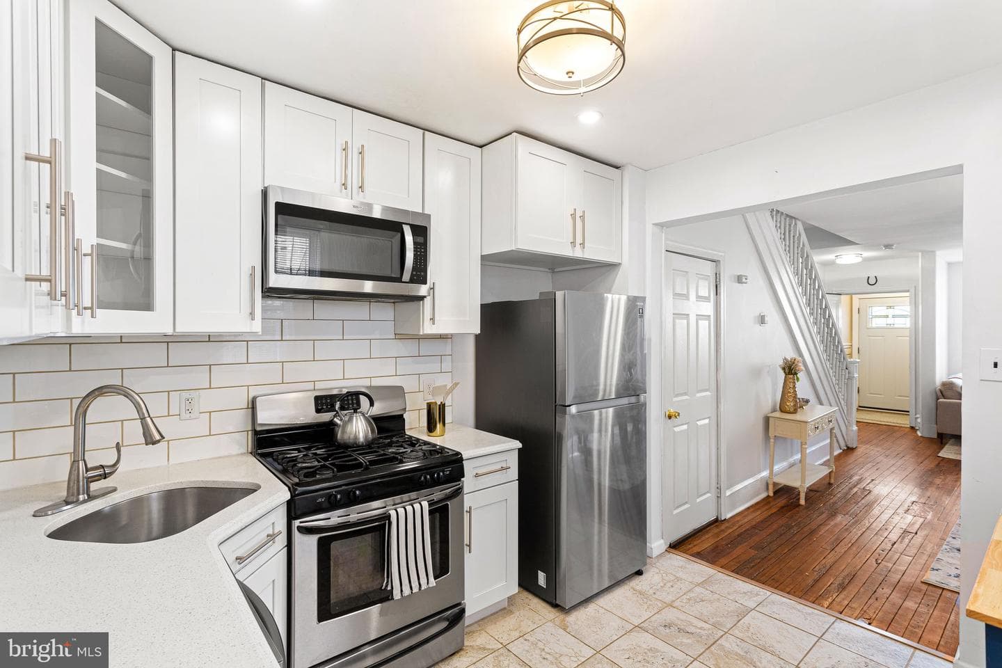 2718 W Jefferson Street photo 8