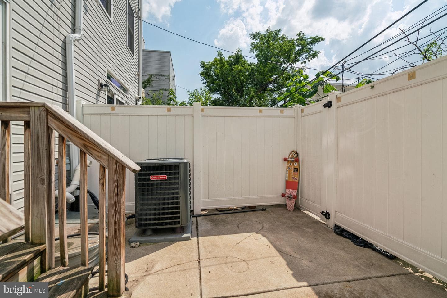 1444 N Myrtlewood Street photo 10