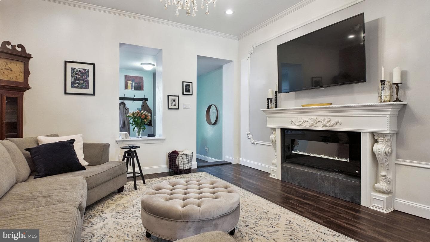 224 W Penn Street photo 6
