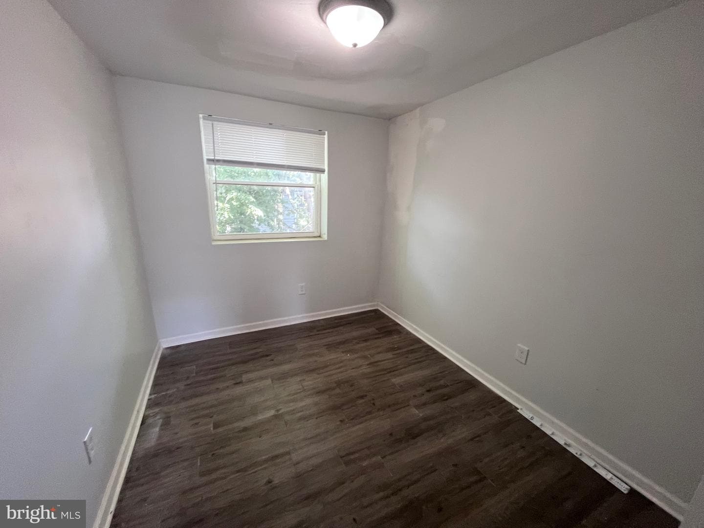 2915 Edgley Street photo 8