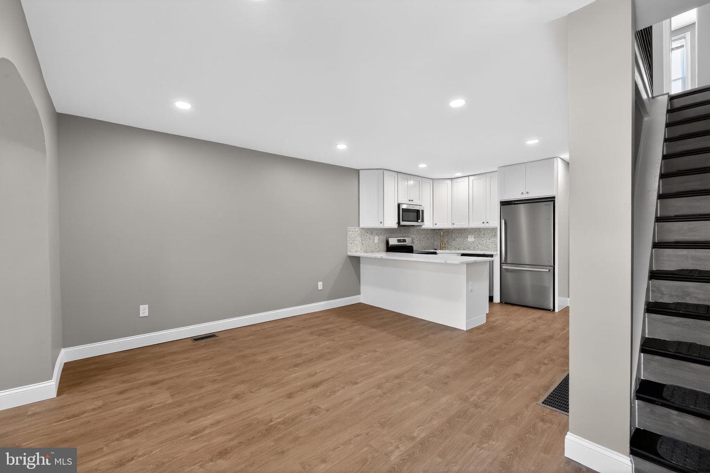 6728 Guyer Avenue photo 13
