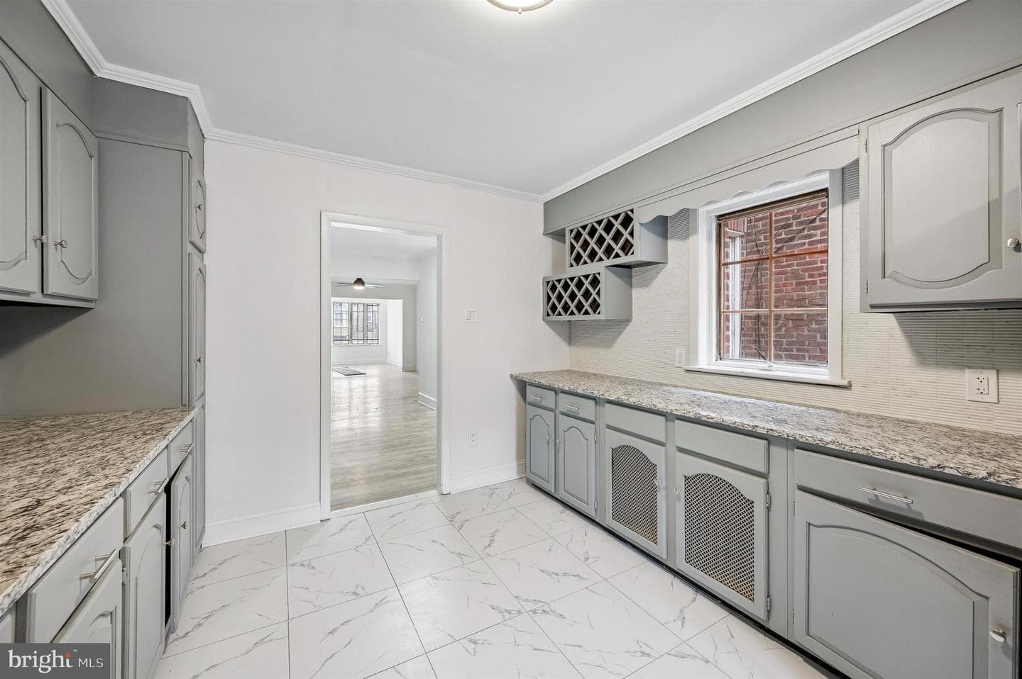5221 Arlington Street photo 11