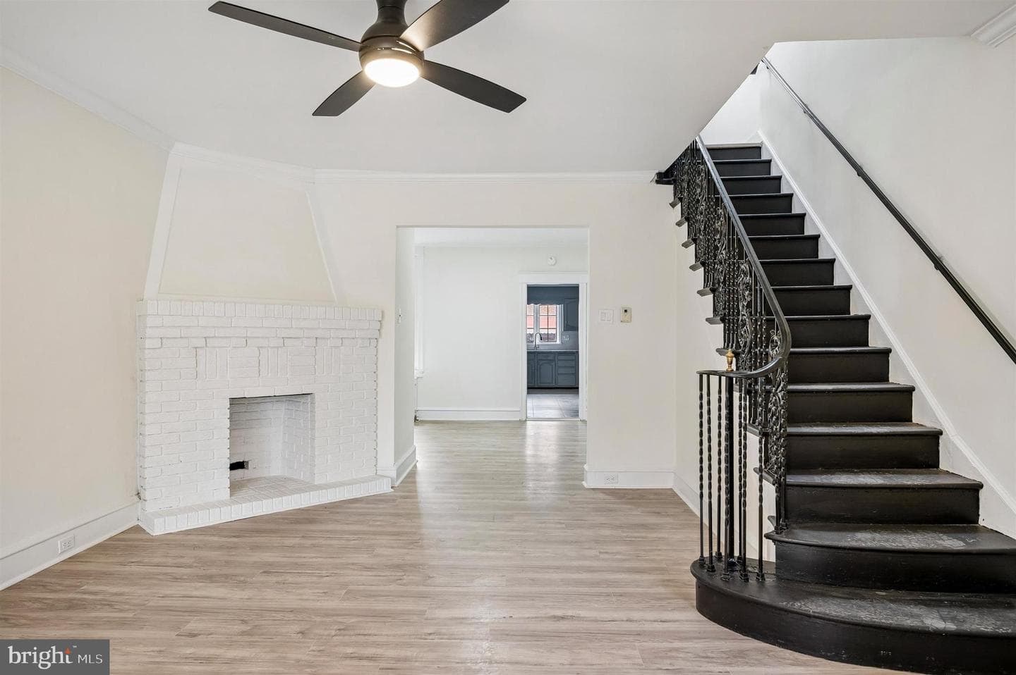 5221 Arlington Street photo 5