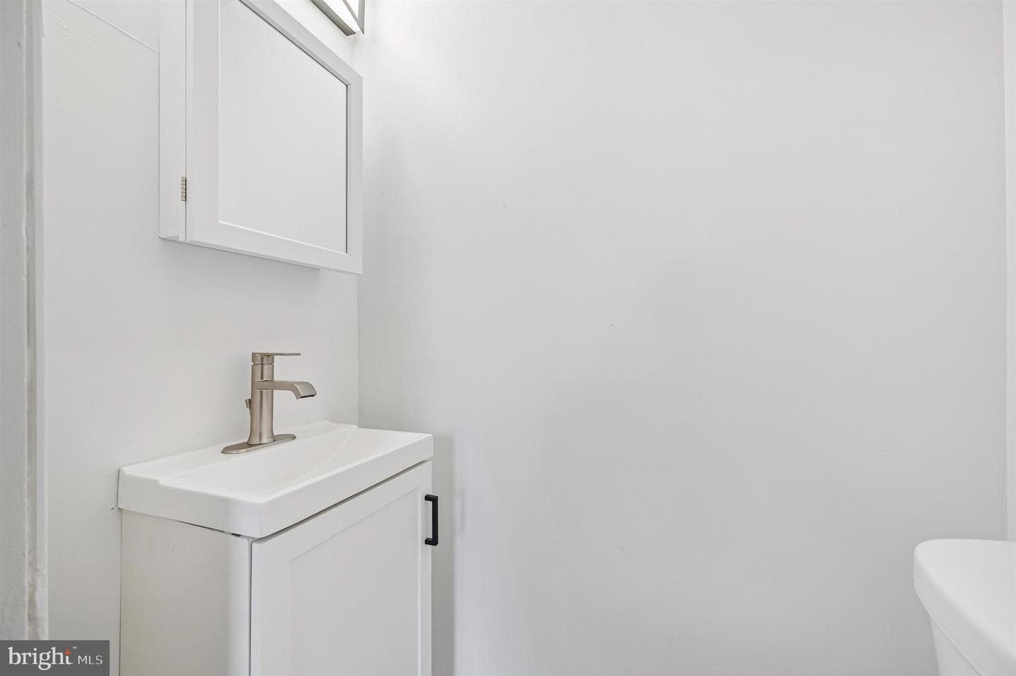 5221 Arlington Street photo 9