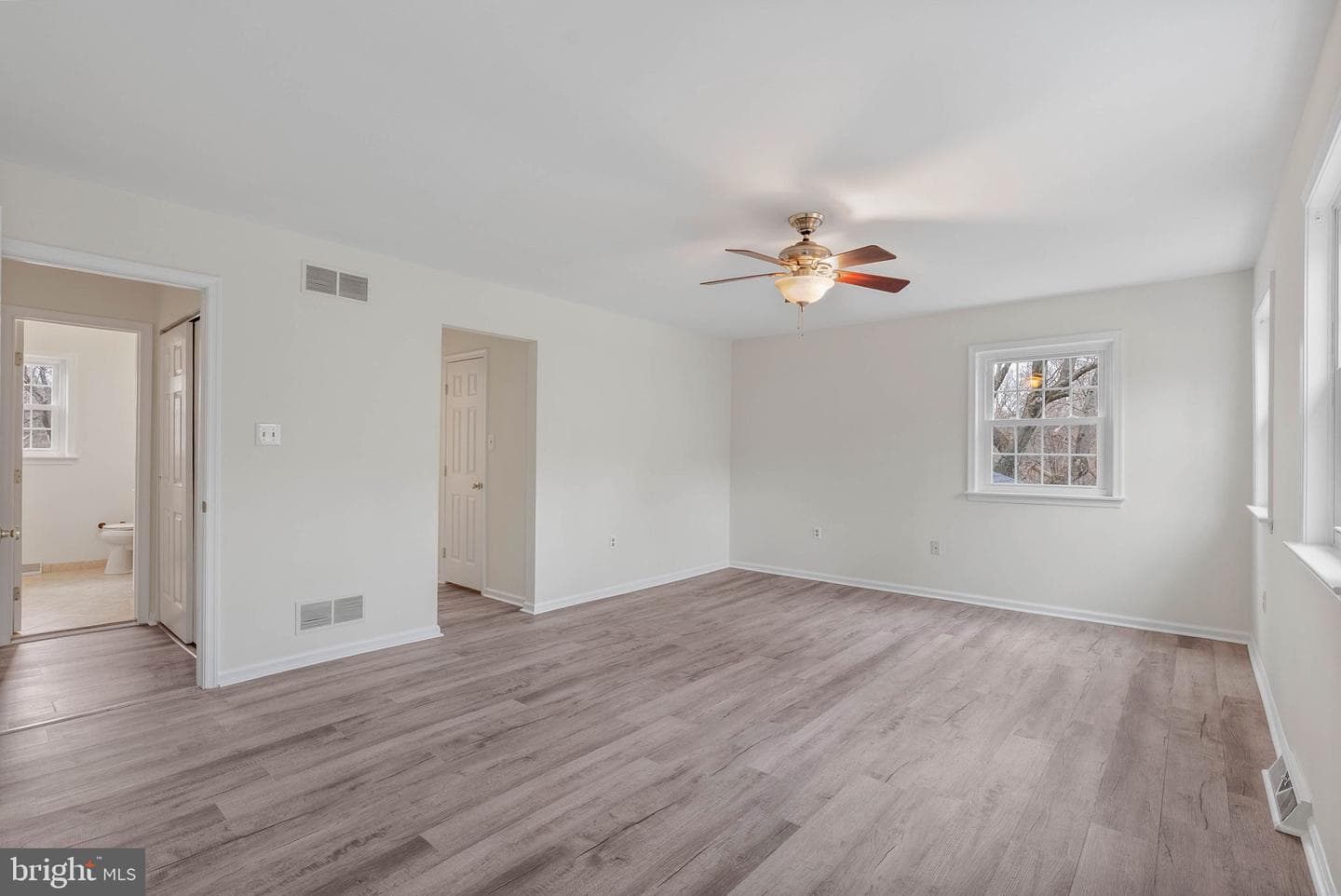 909 Ronnie Circle photo 18