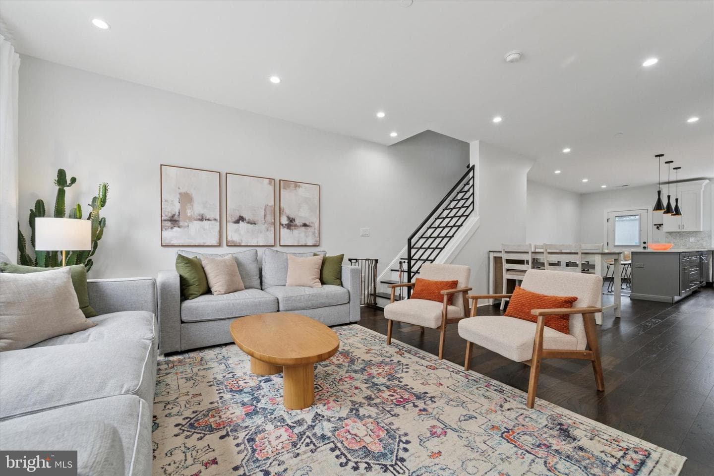 73 E Sharpnack Street photo 4