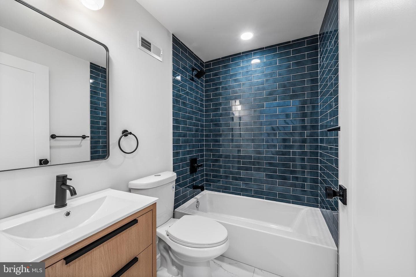 714 Earp Street photo 16