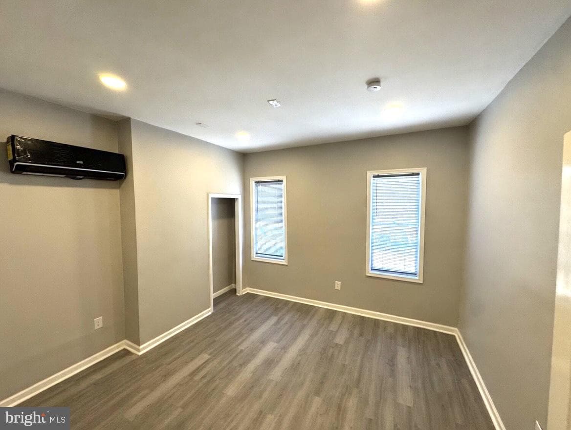 2957 N Sydenham Street photo 15