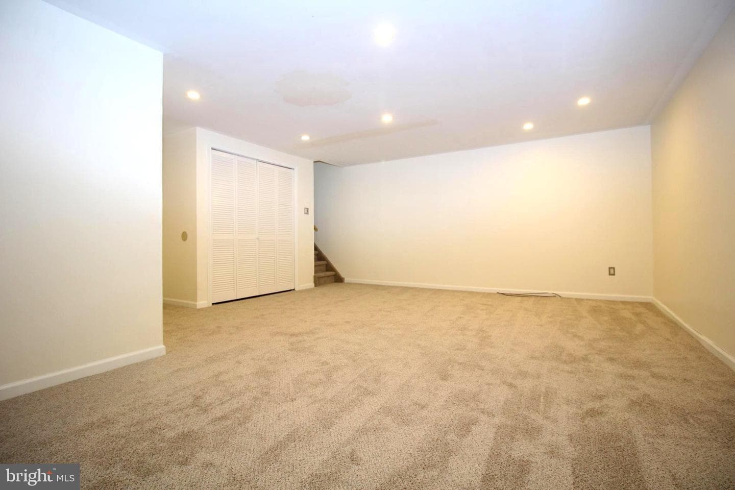 9557 James Street #a photo 10