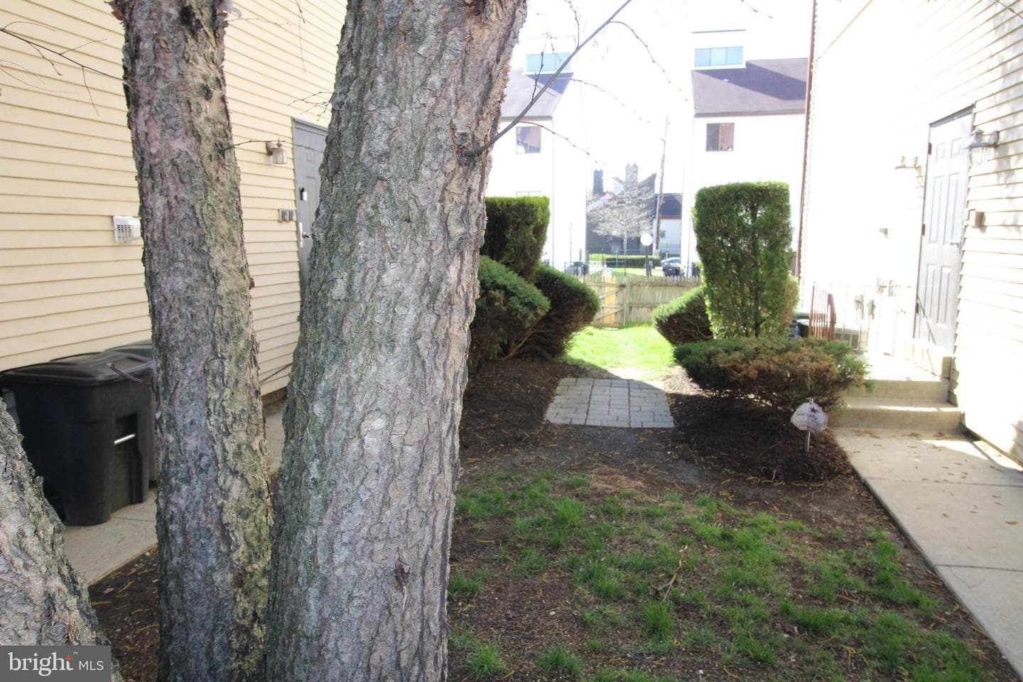9557 James Street #a photo 16