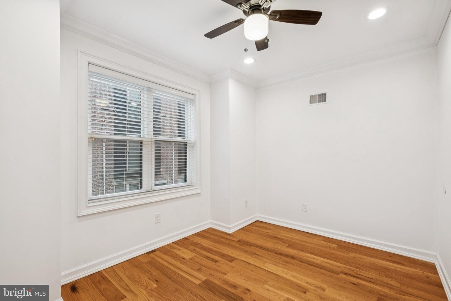 1710 W Seybert Street photo 22