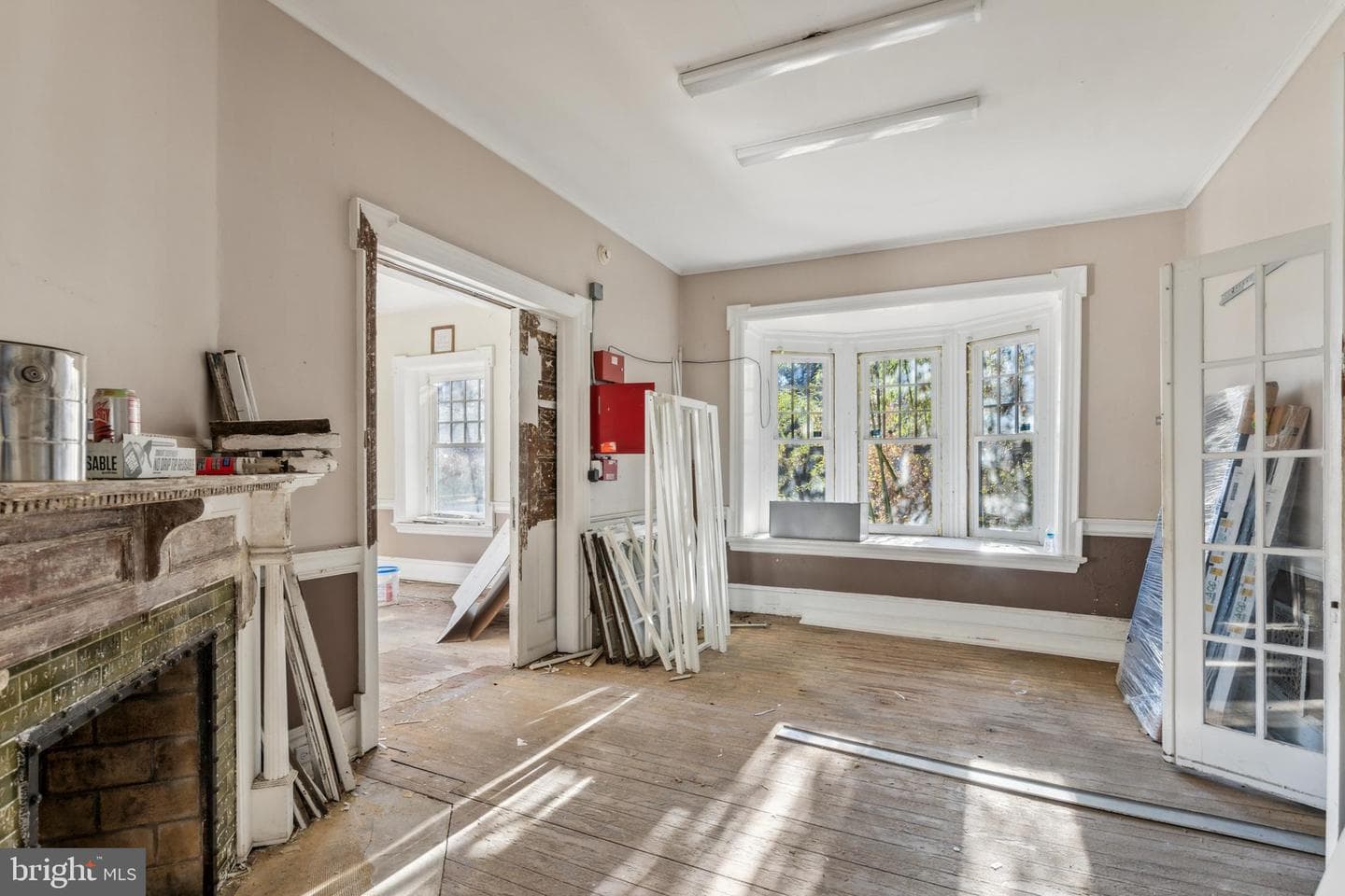 329 E Wister Street photo 7