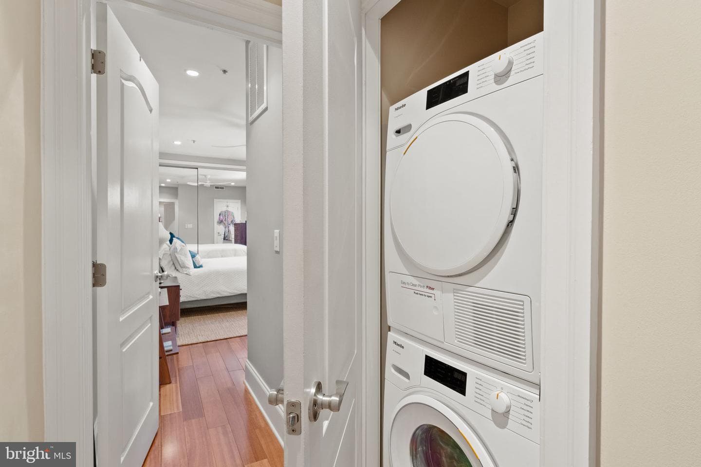 2049 Walnut Street #1r photo 11