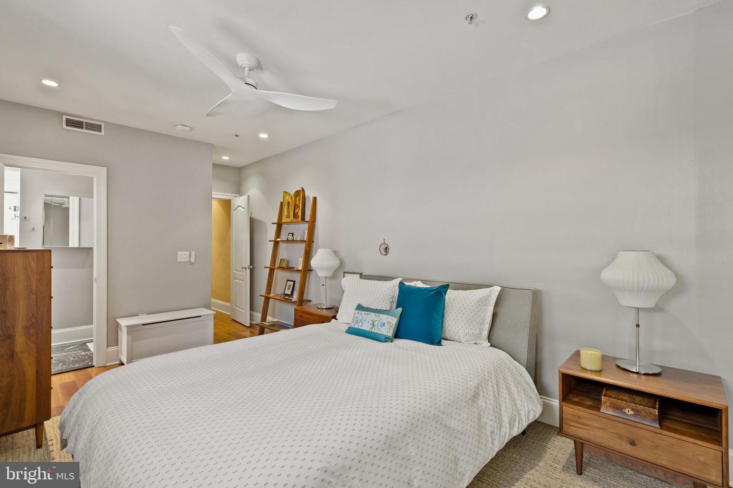 2049 Walnut Street #1r photo 12