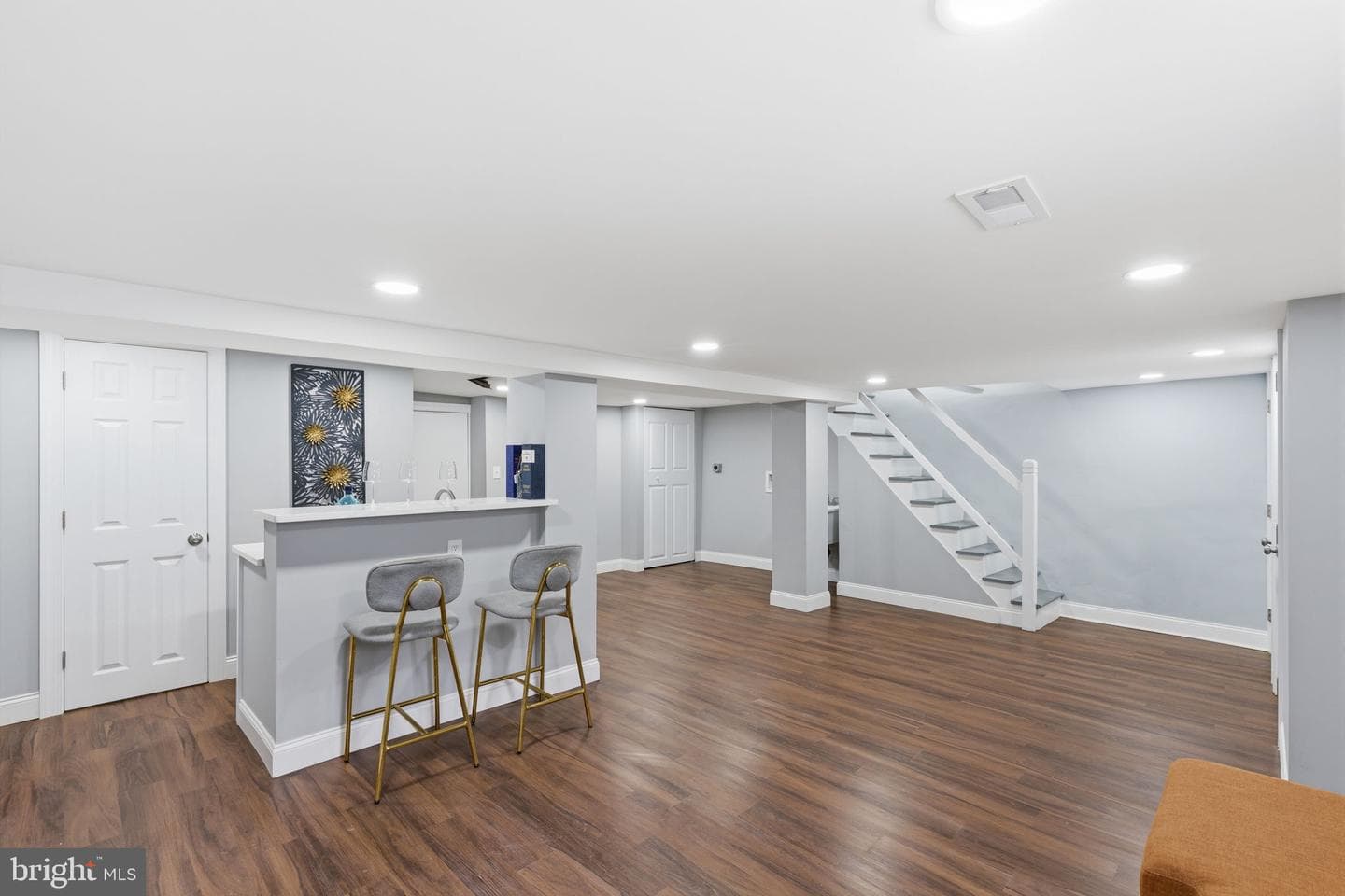 836 E Stafford photo 22