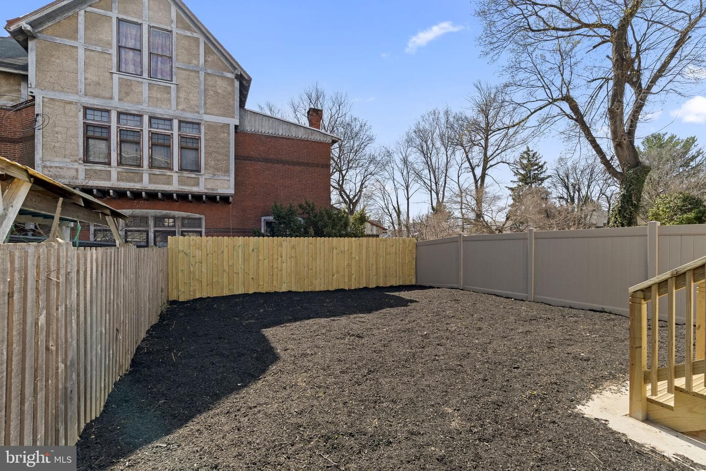404 W School House Lane photo 35