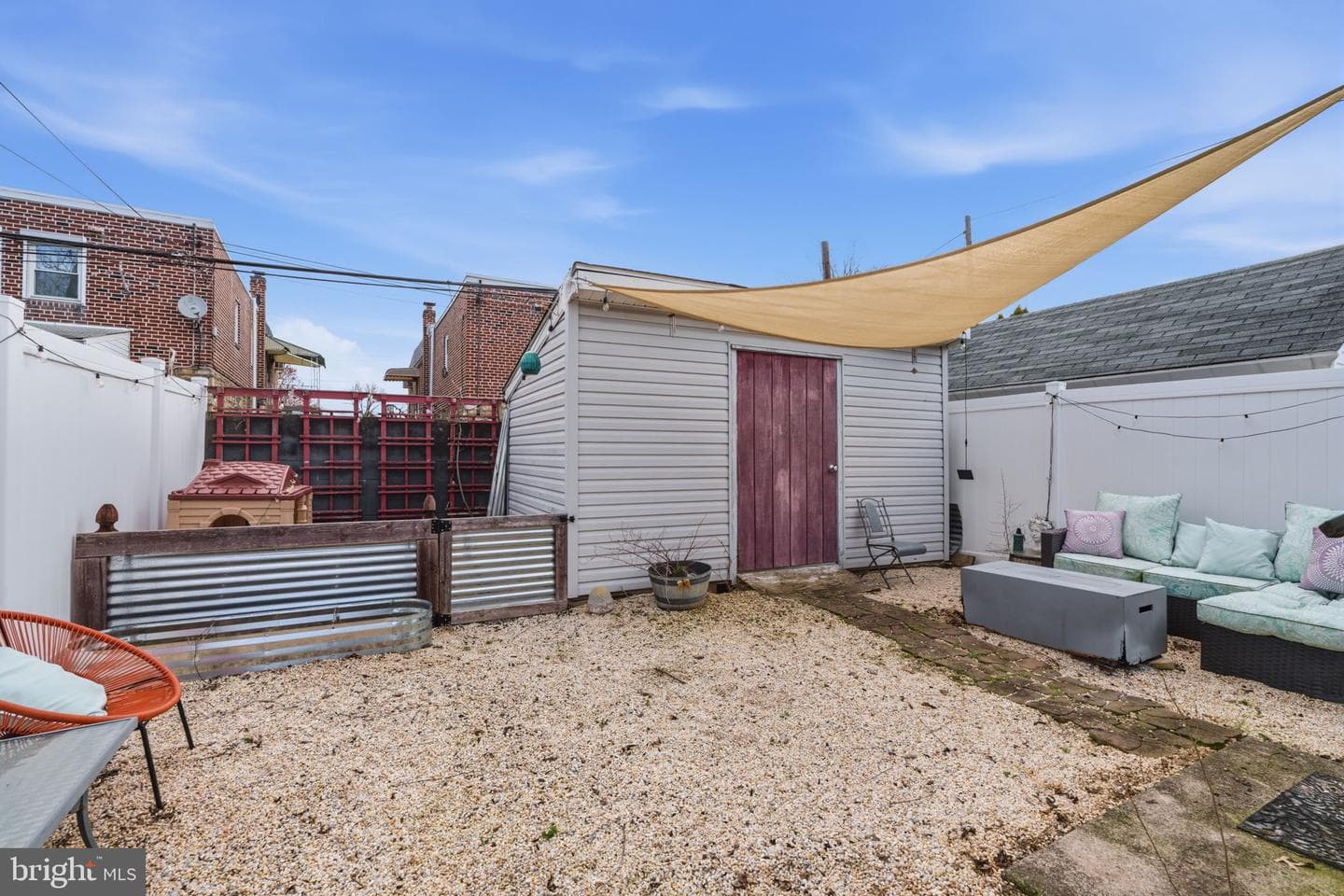 729 Chandler Street photo 22