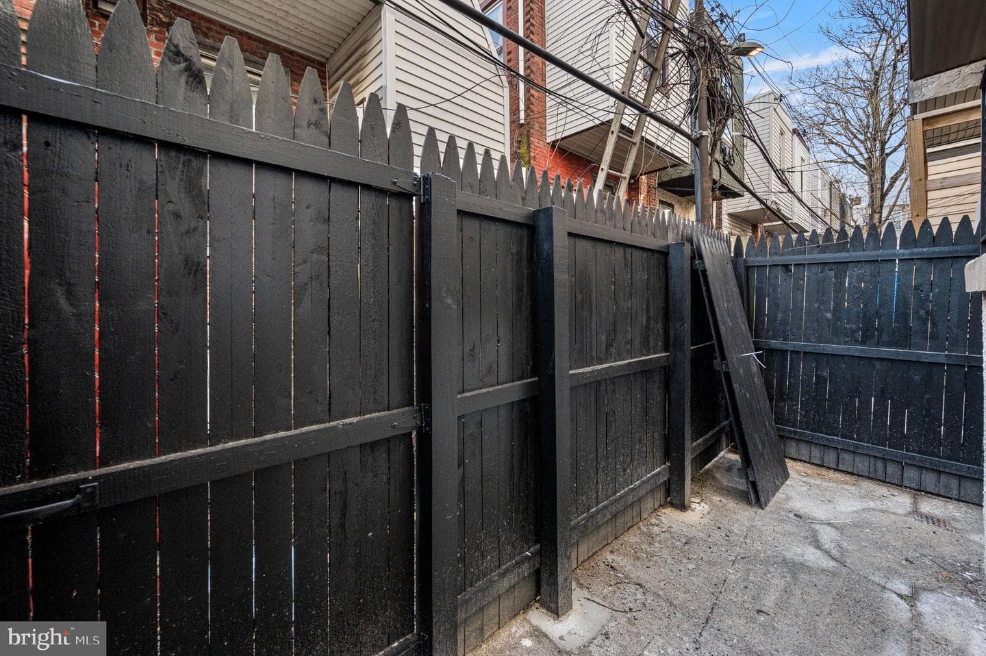 1826 S Alden Street photo 28