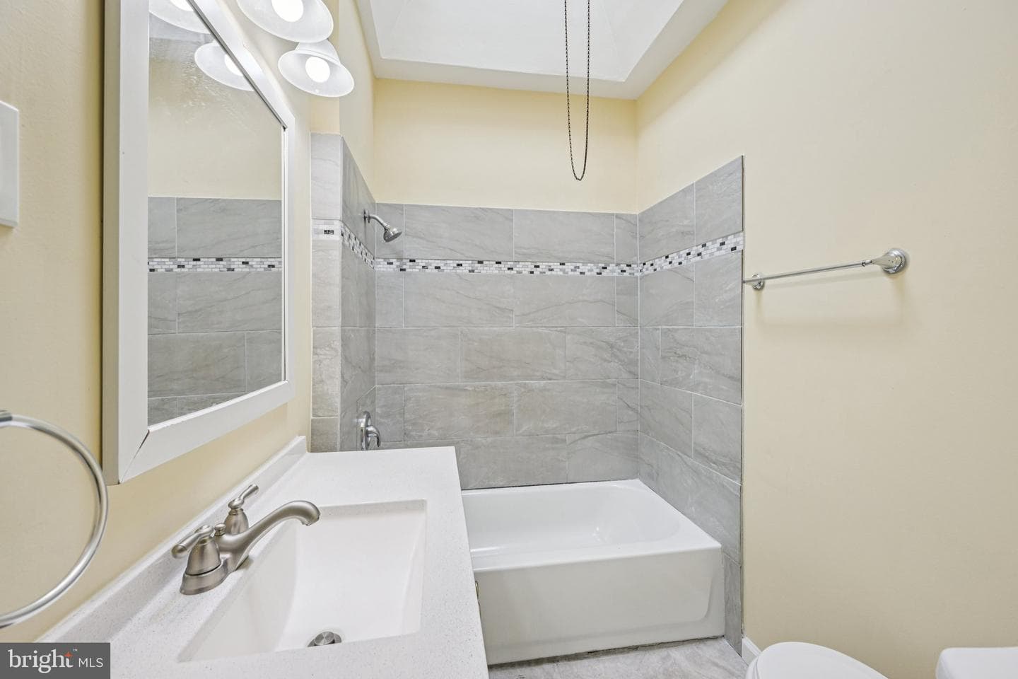 6231 Lansdowne Avenue photo 32