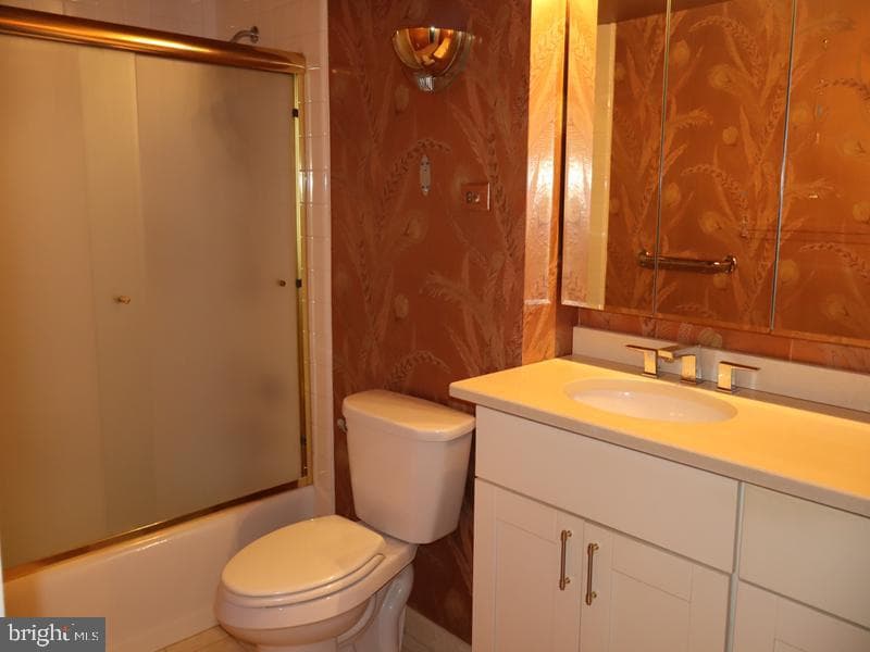 604 S Washington Square #2411 photo 13