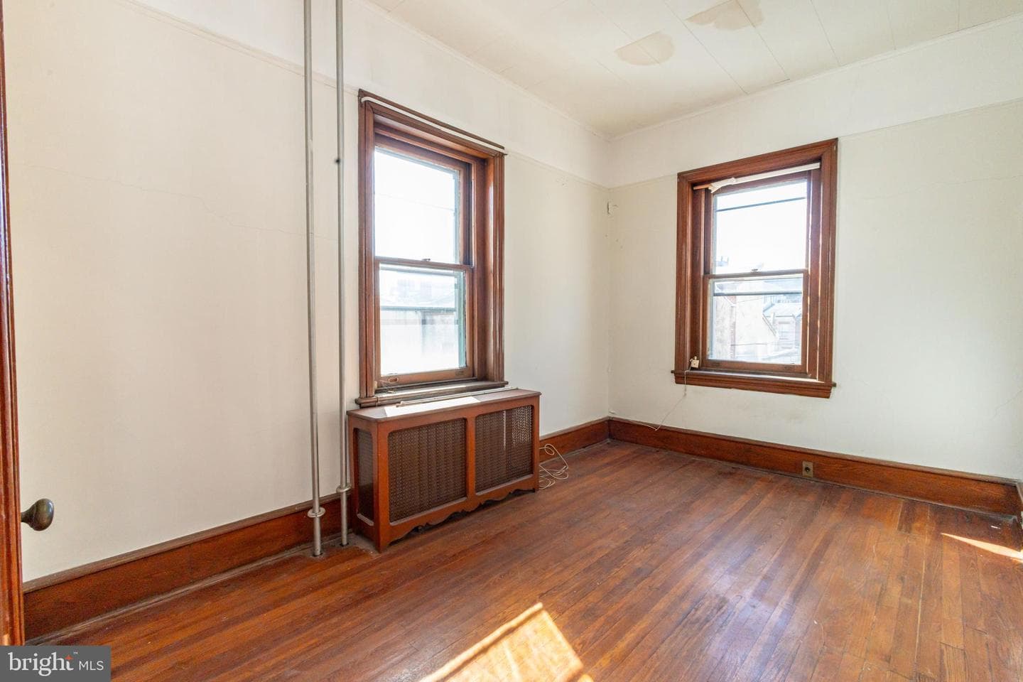 324 Wharton Street photo 5
