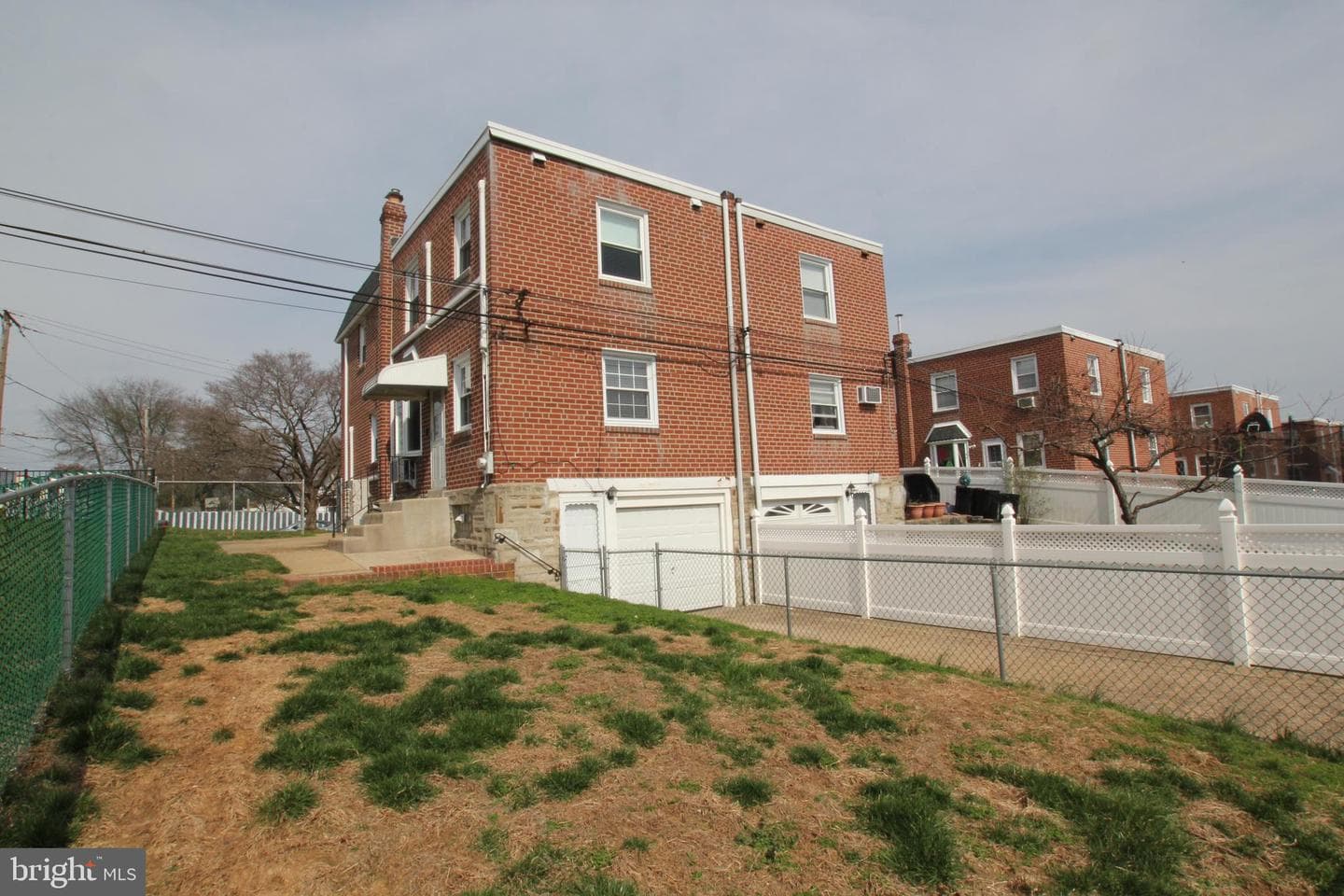 840 Bartlett Street photo 13