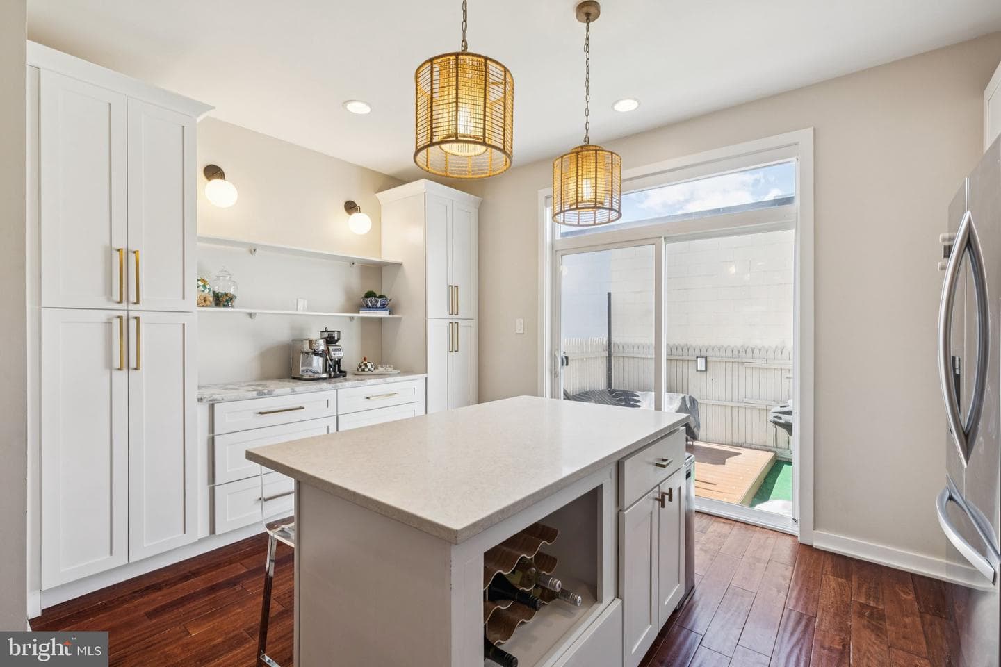 922 N Marshall Street photo 11