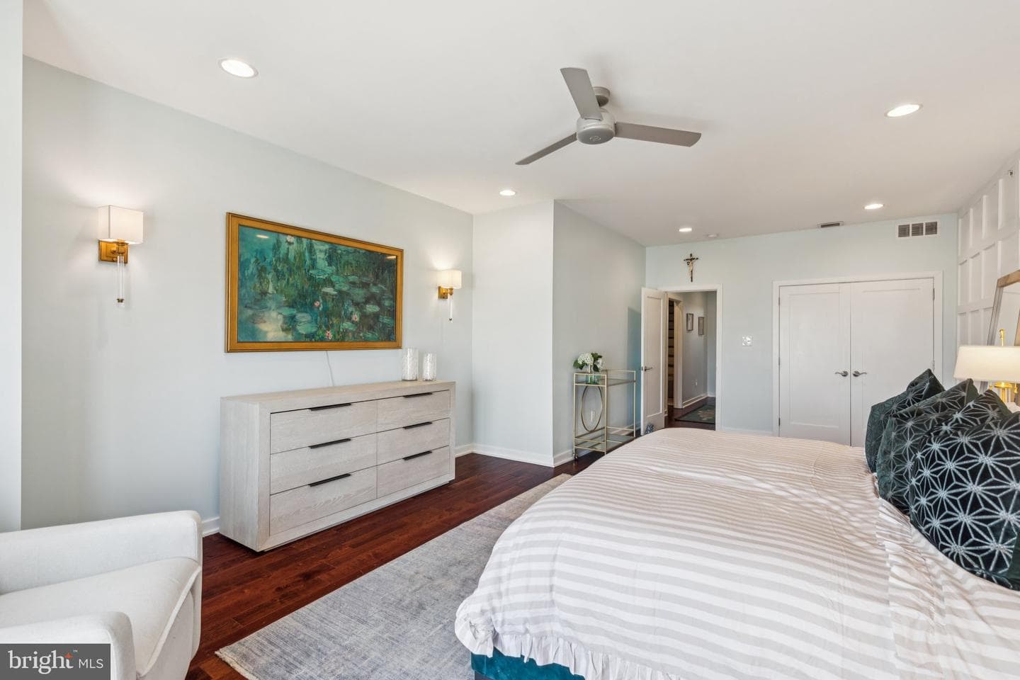 922 N Marshall Street photo 23