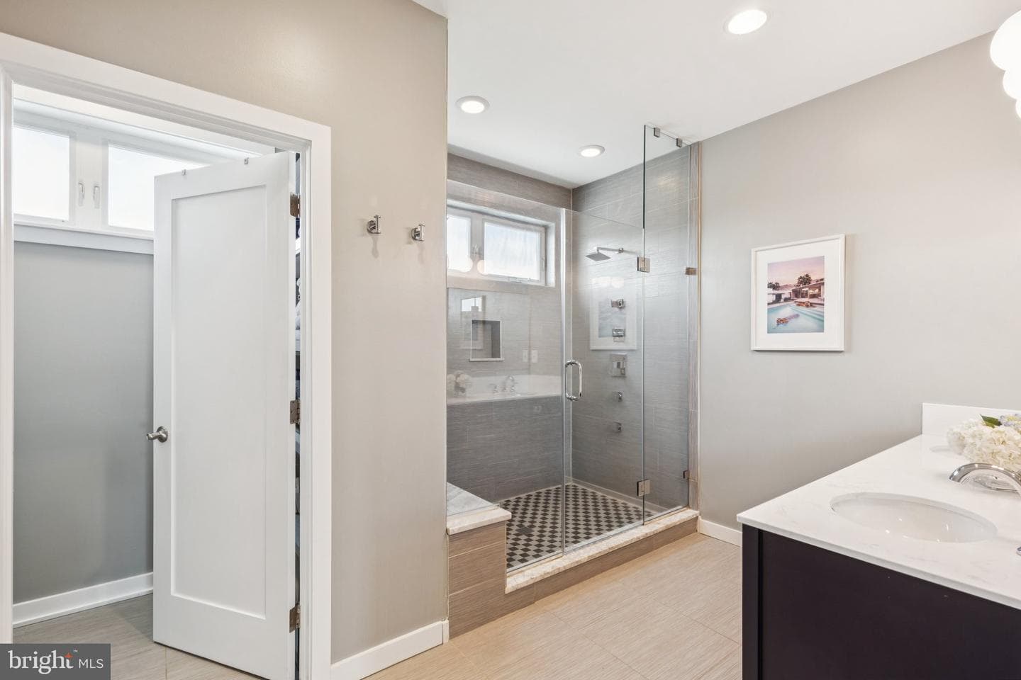 922 N Marshall Street photo 29
