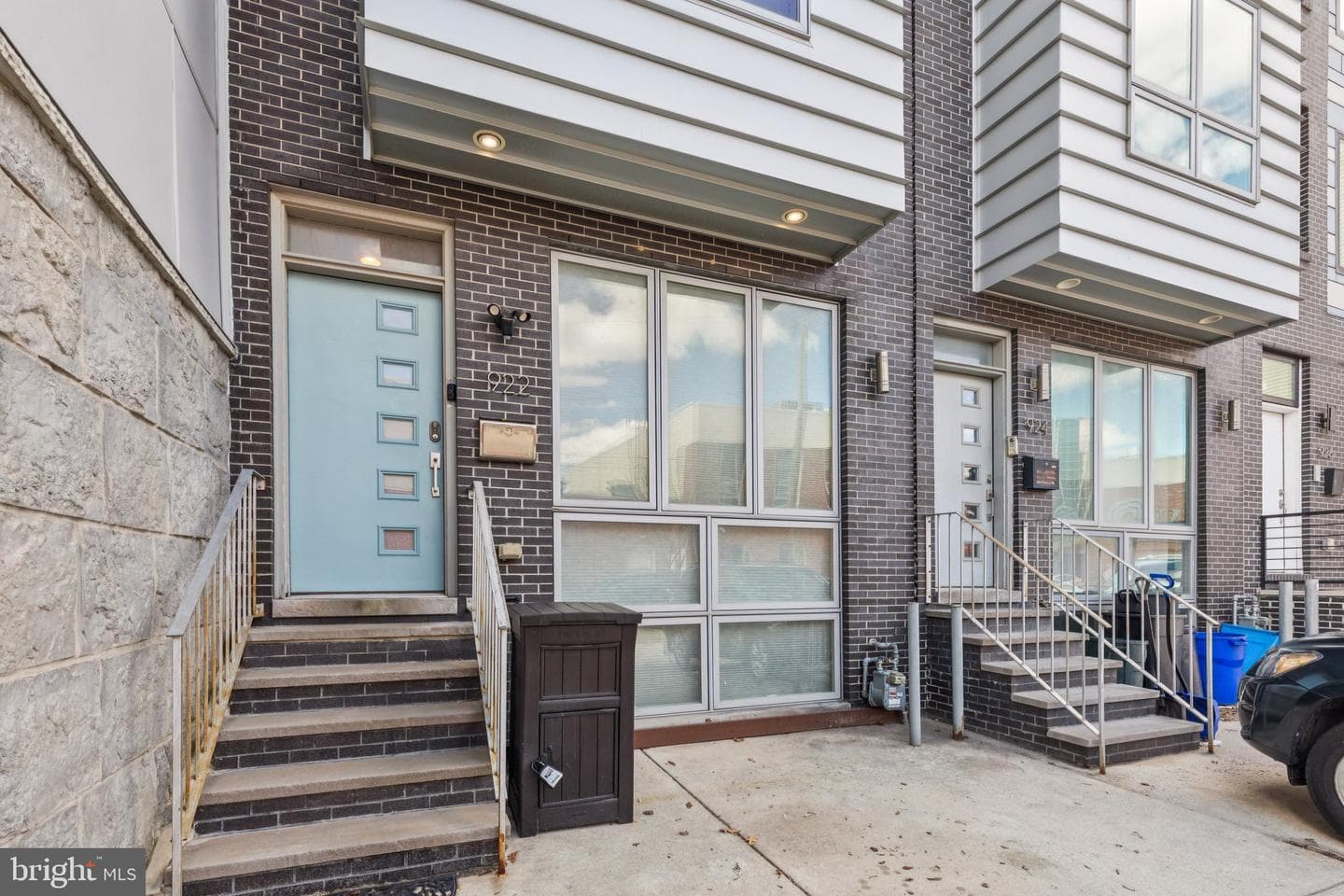 922 N Marshall Street photo 3