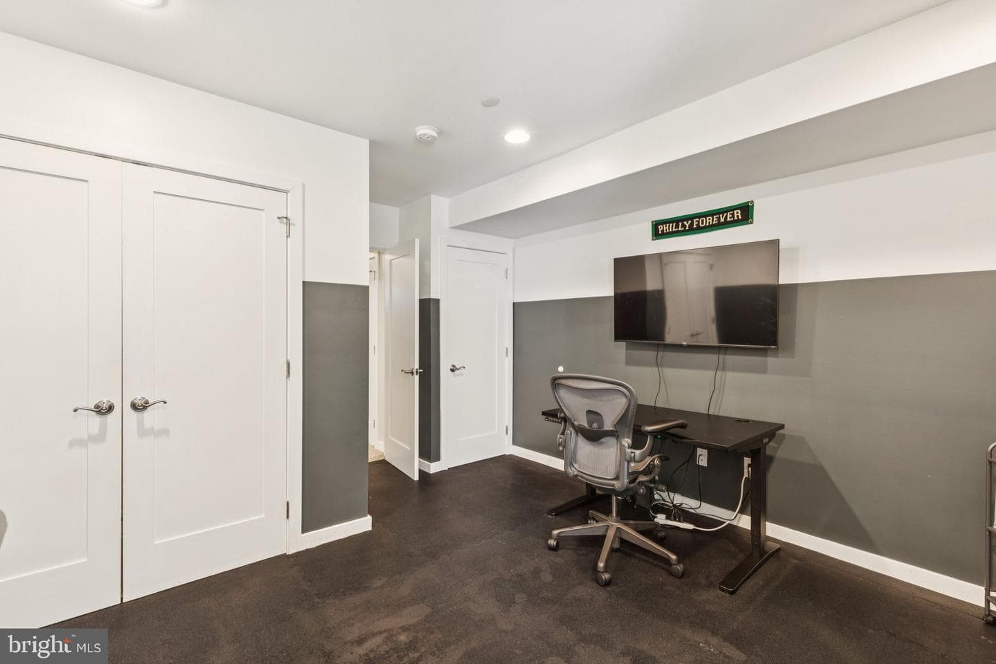 922 N Marshall Street photo 33