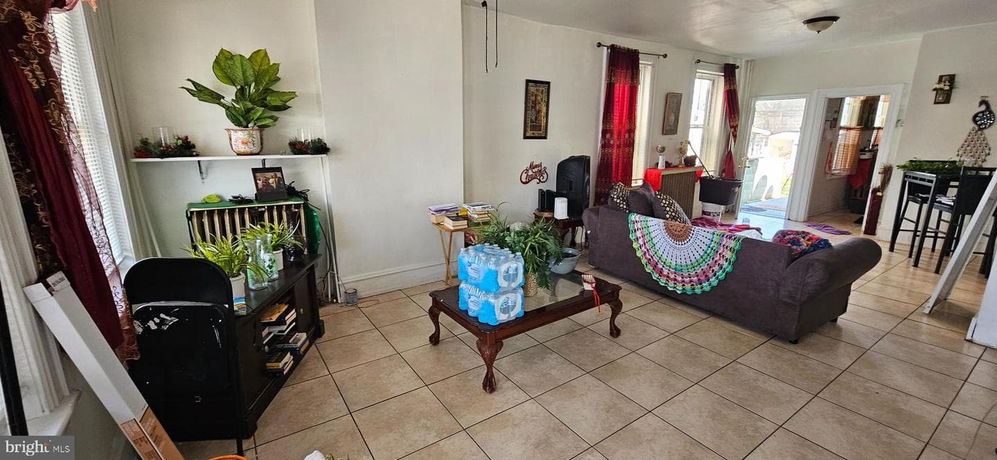 4535 Hedge Street photo 4