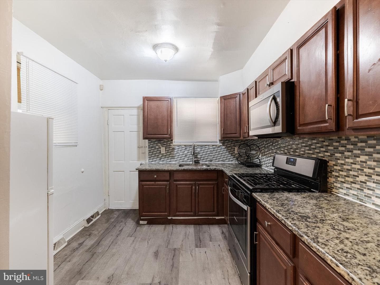 2442 S Sheridan Street photo 4