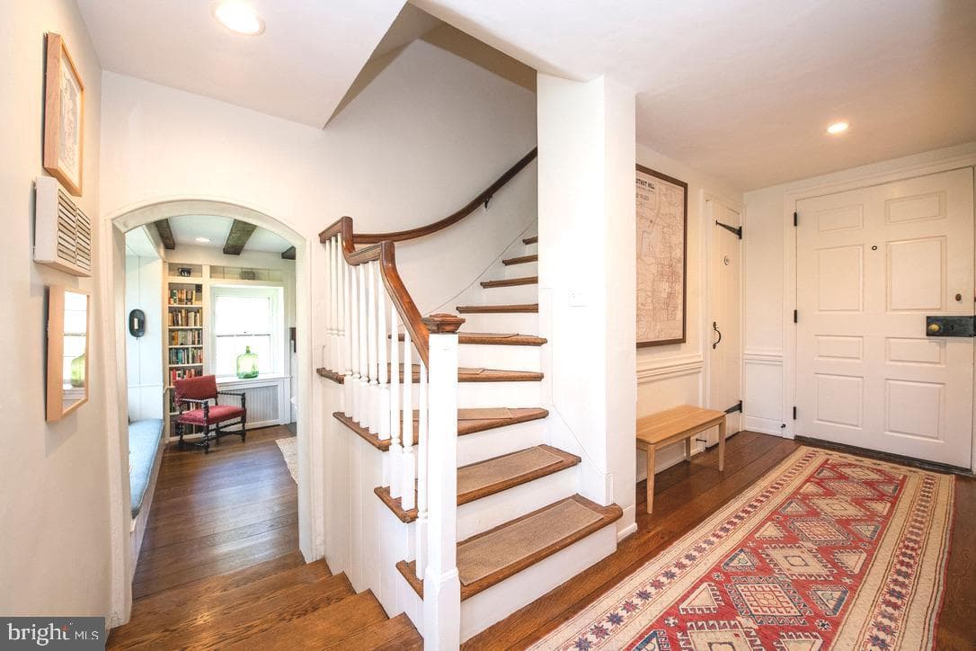 8830 Towanda Street/ Aka 505 W.Chestnut Hill Avenue photo 4