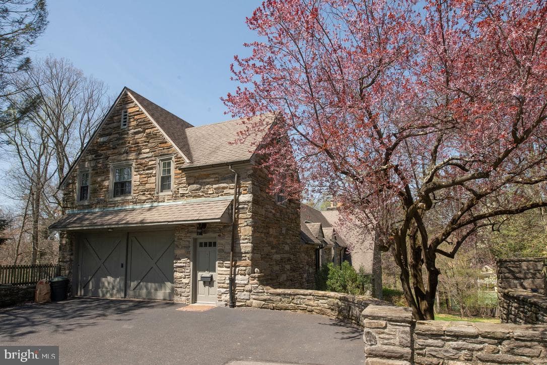 8830 Towanda Street/ Aka 505 W.Chestnut Hill Avenue photo 72