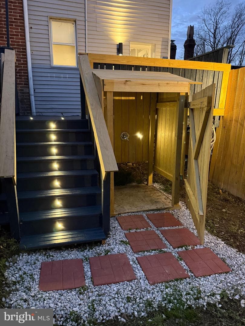 628 Martin Street photo 26