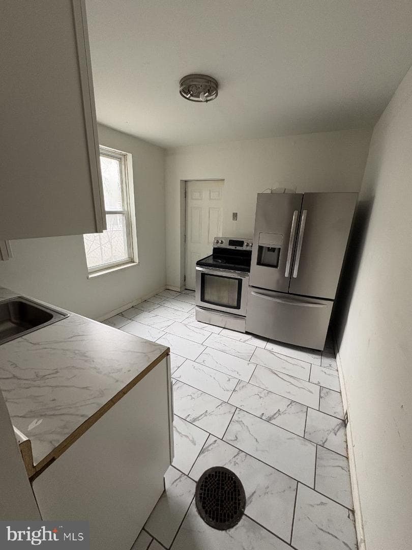 6074 N Norwood Street photo 7