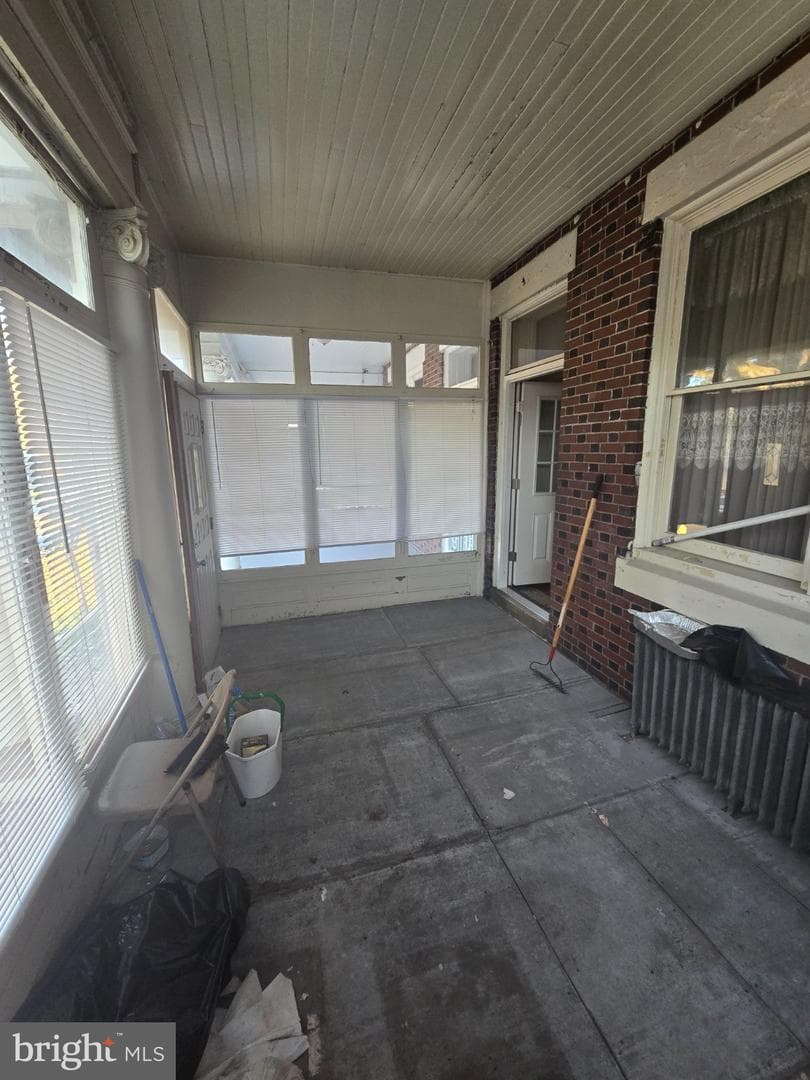 1426 Lindley Avenue photo 4