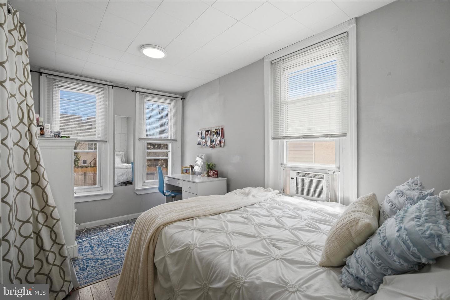 106 W Salaignac Street photo 11