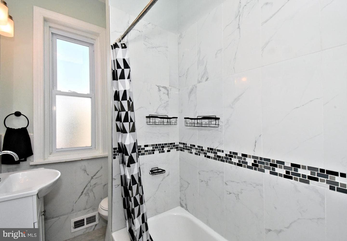1325 N Redfield Street photo 45